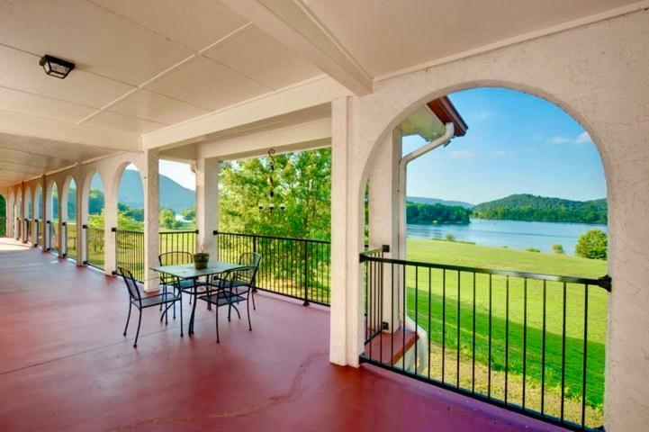 Tennessee Room At Tennessee Riverplace Chattanooga Exterior foto